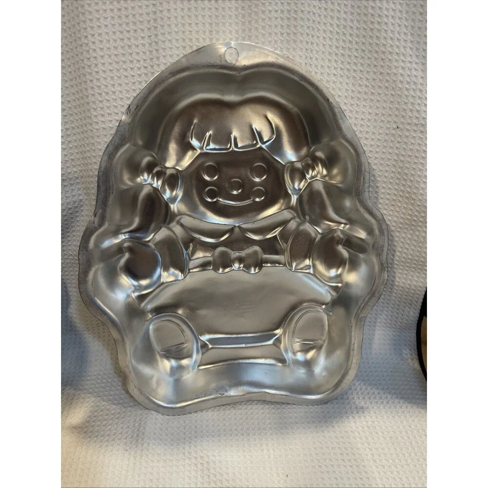 Wilton Cake Pan Mold BABY DOLL #2105-573 Aluminum 2000 Vintage